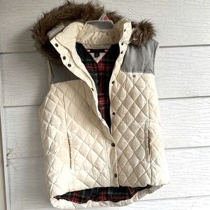 Tommy Hilfiiger Puffer Vest.